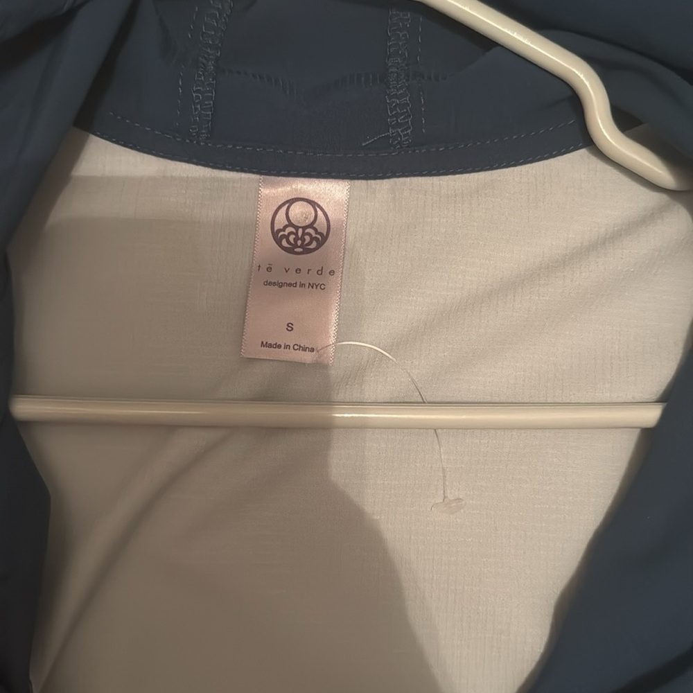 Light weight jacket - Picture 3 of 3